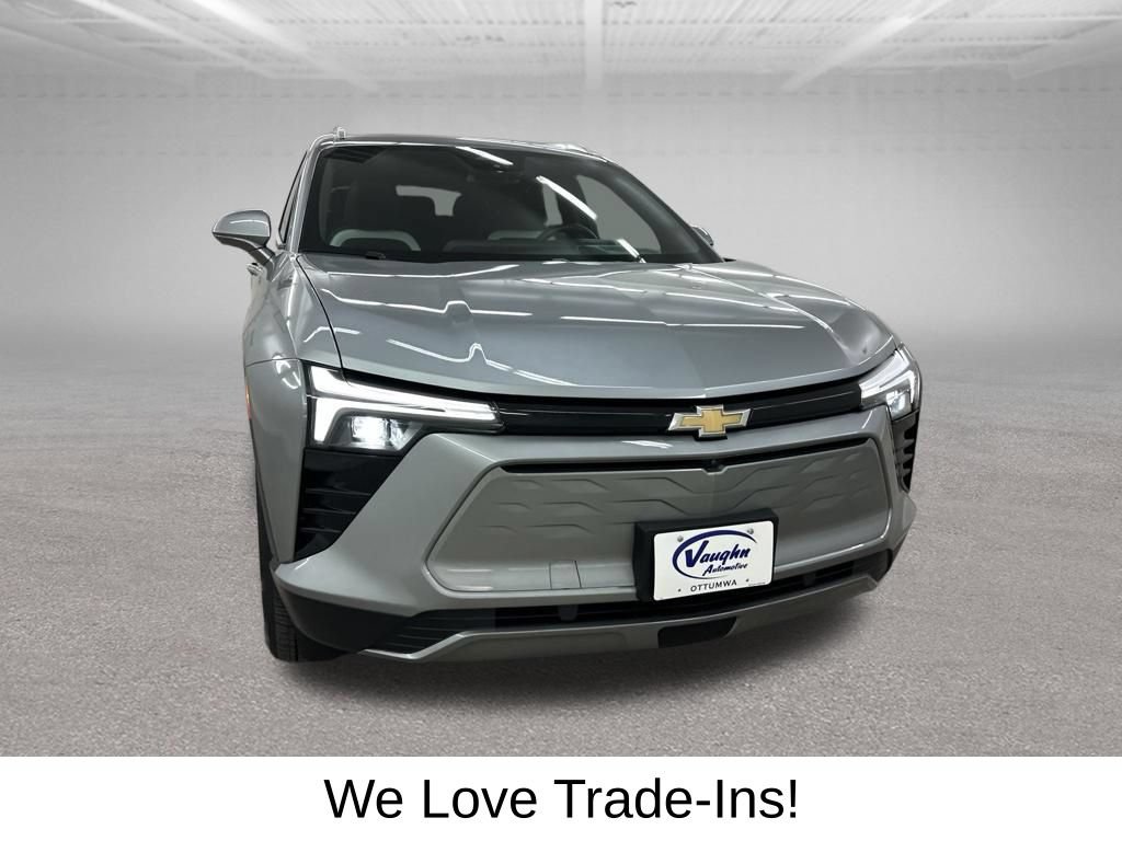 Used 2024 Chevrolet Blazer EV LT AWD/4WD image 3