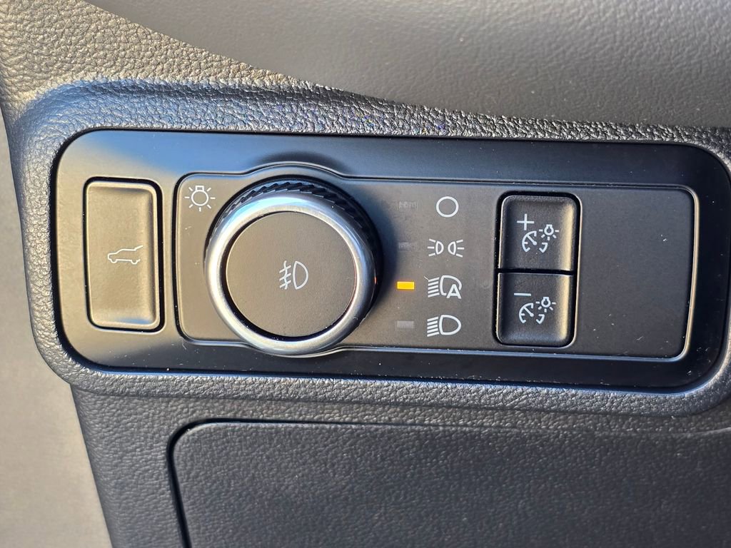 Used 2025 Ford Explorer Active w/ Active Comfort Package image 27