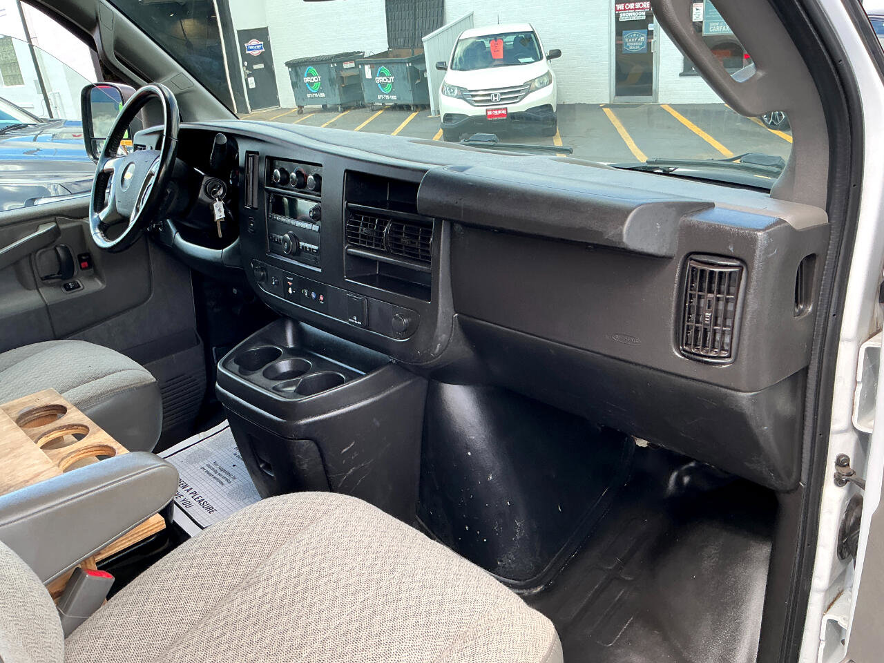 Used 2019 Chevrolet Express 3500 w/ Driver Convenience Package image 21