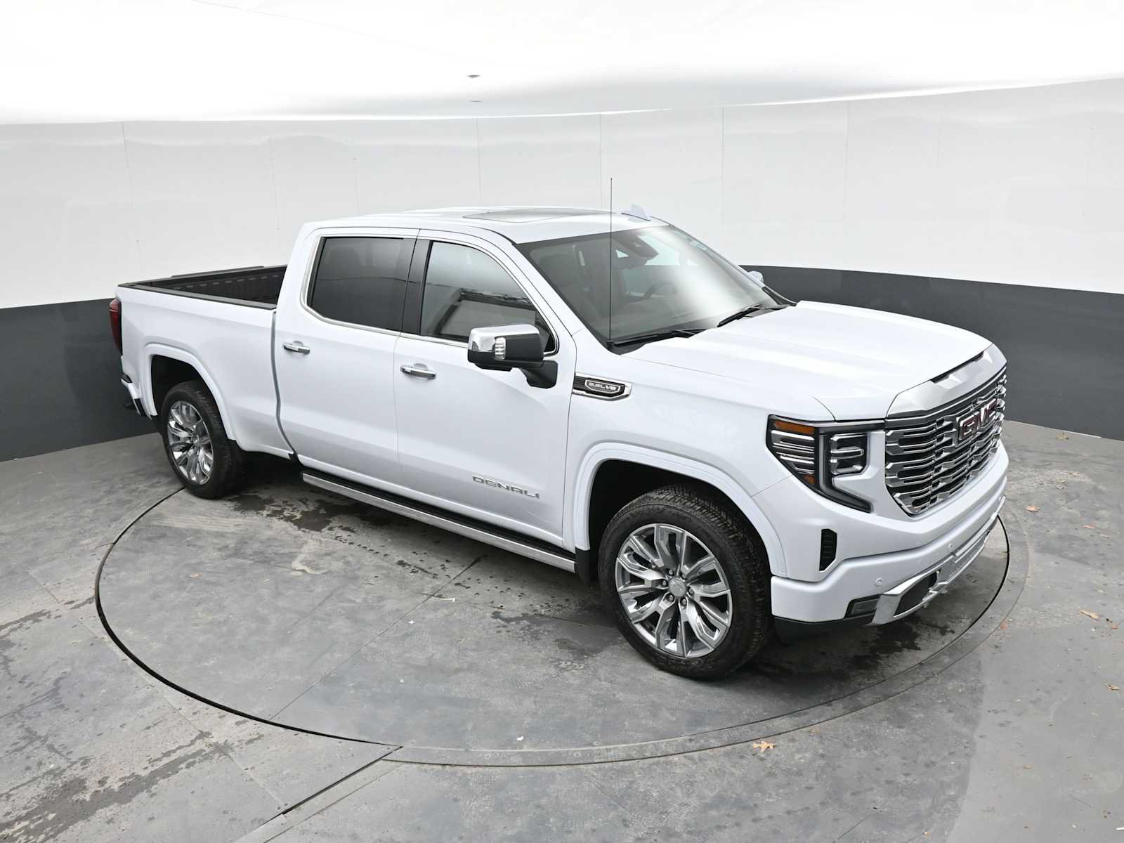 New 2026 GMC Sierra 1500 Denali w/ Denali Reserve Package AWD/4WD image 17