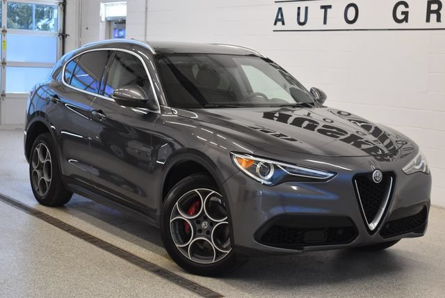 Used 2018 Alfa Romeo Stelvio Ti AWD/4WD image 1