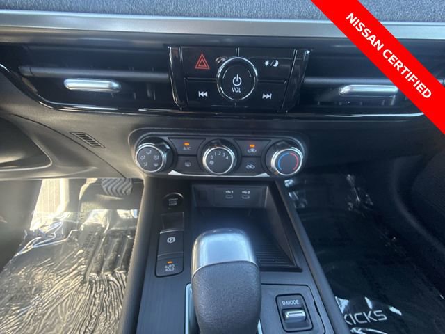 Certified 2025 Nissan Kicks SV AWD/4WD image 18