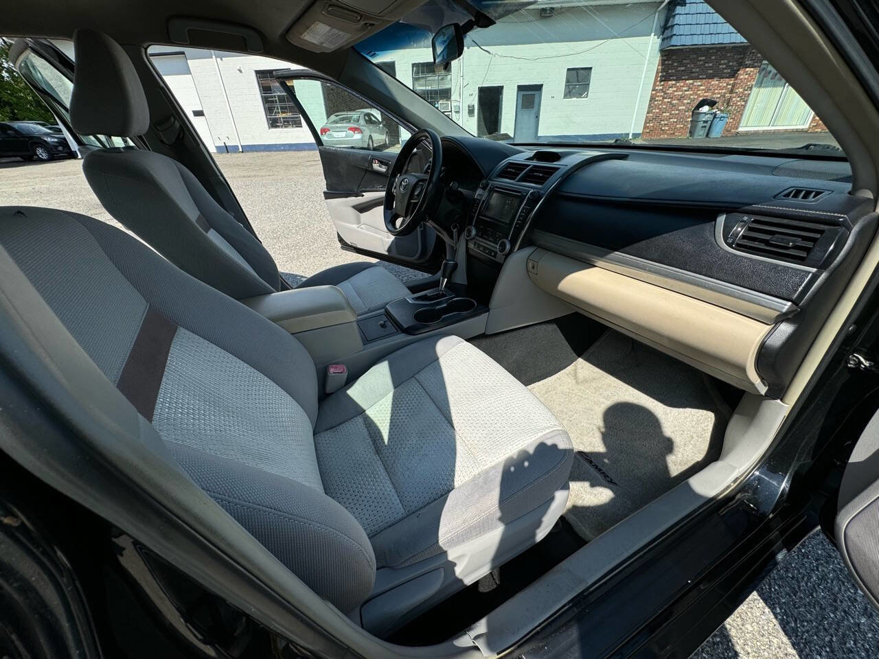 Used 2012 Toyota Camry LE image 33