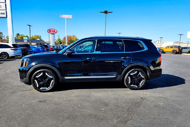 Used 2023 Kia Telluride S AWD/4WD image 4