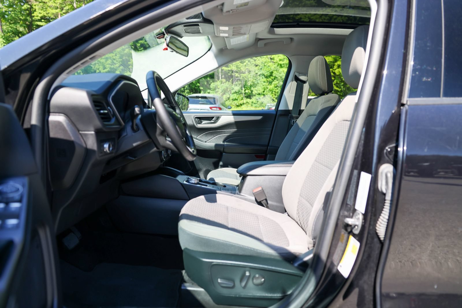 Used 2022 Ford Escape SE w/ SE Sport Appearance Package AWD/4WD image 16