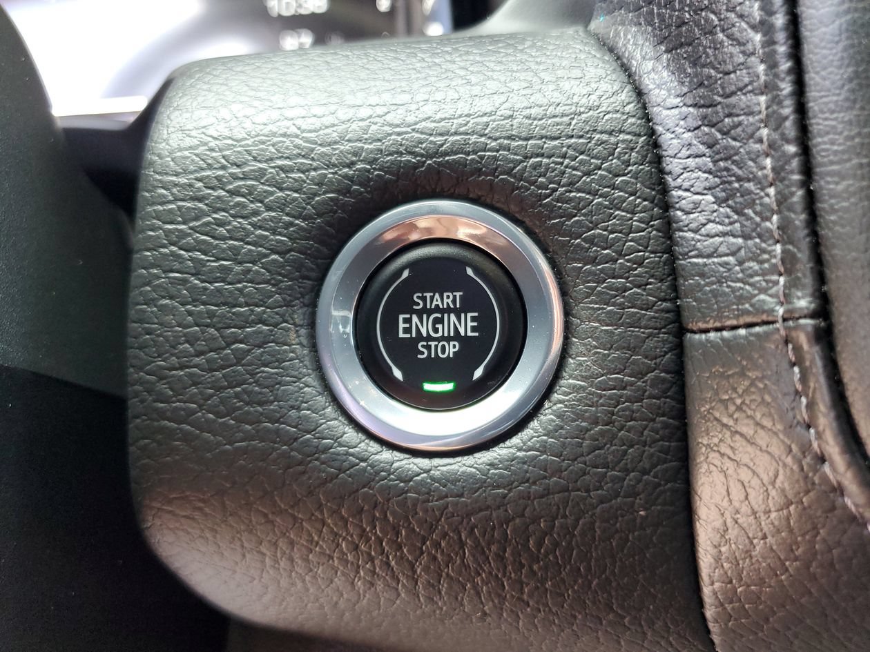 Used 2023 GMC Yukon Denali w/ Advanced Technology Package RWD image 24