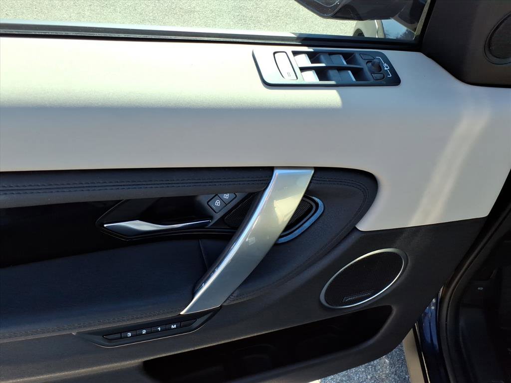 Used 2021 Land Rover Discovery Sport SE AWD/4WD image 14