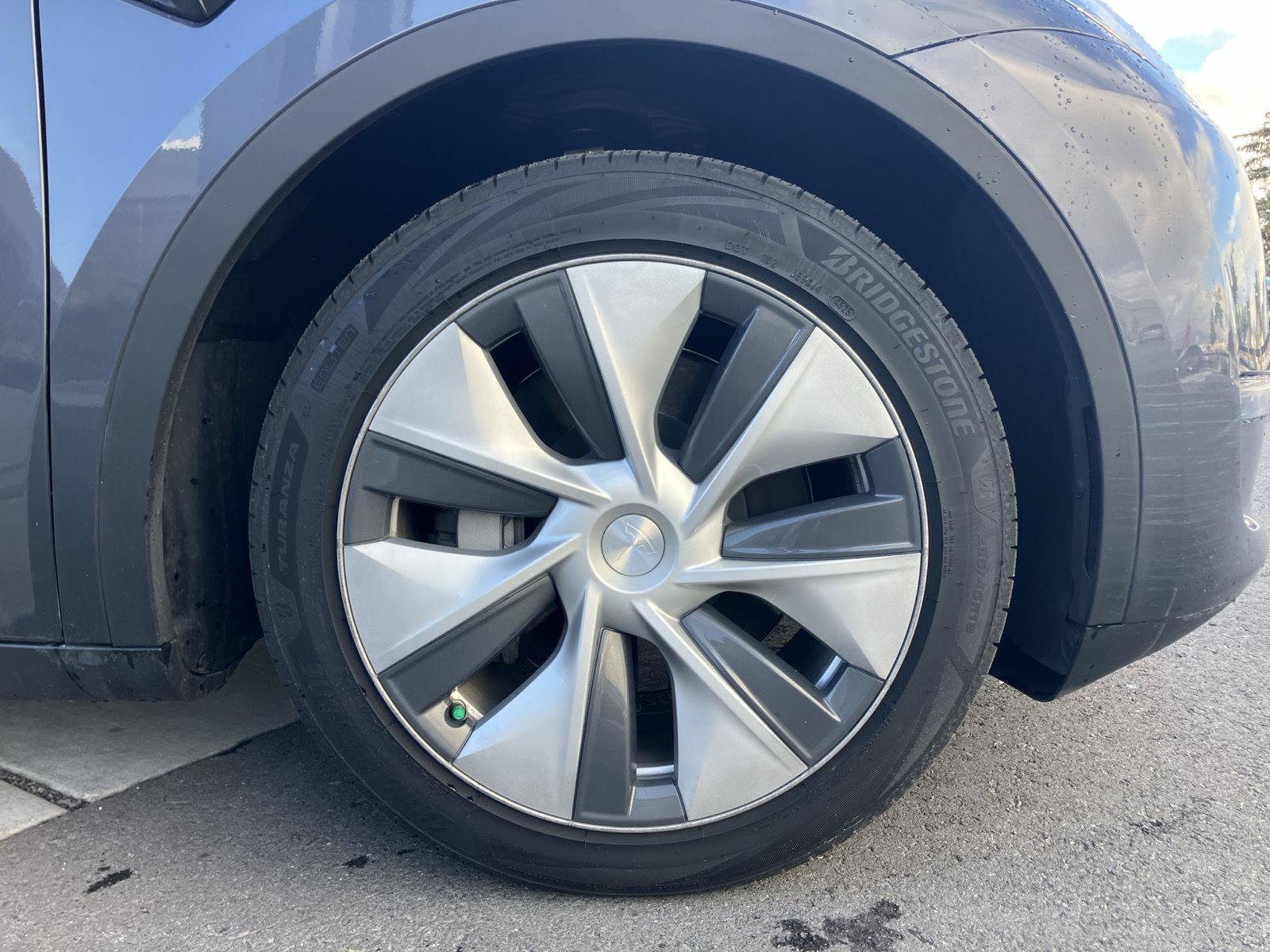 Used 2023 Tesla Model Y 2WD image 22