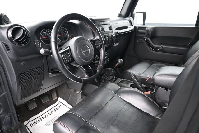 Used 2012 Jeep Wrangler Unlimited Sahara AWD/4WD image 14