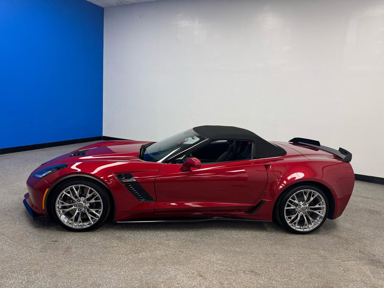 Used 2015 Chevrolet Corvette Z06 w/ 3LZ Preferred Equipment Group image 8
