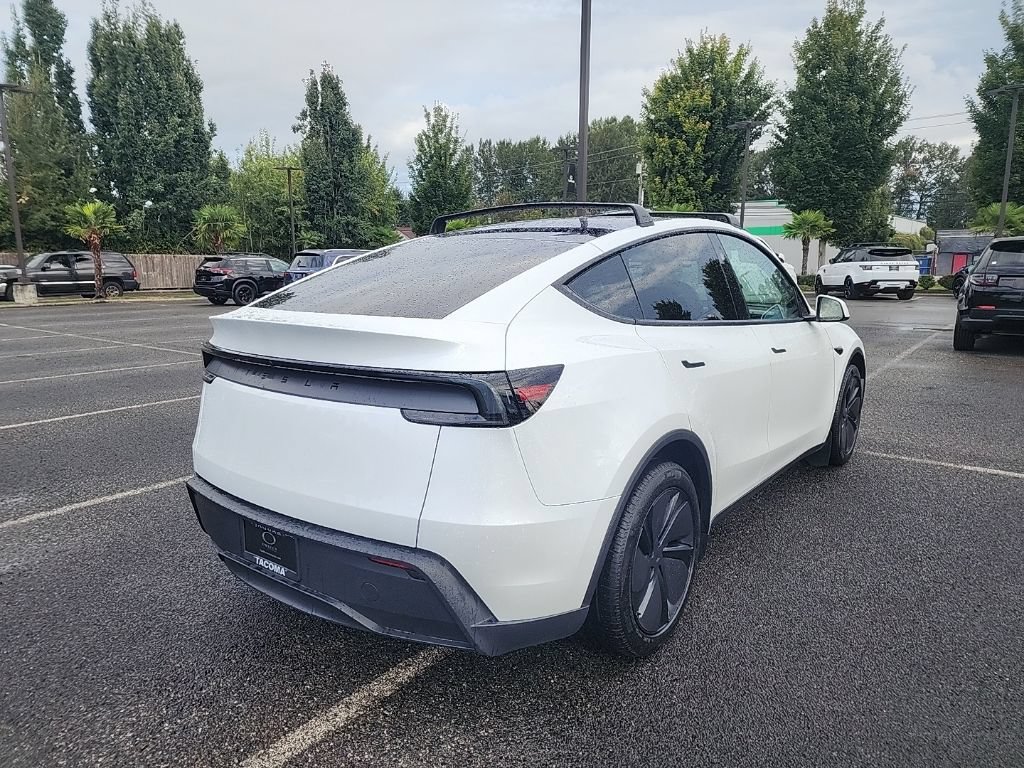 Used 2026 Tesla Model Y 2WD image 5