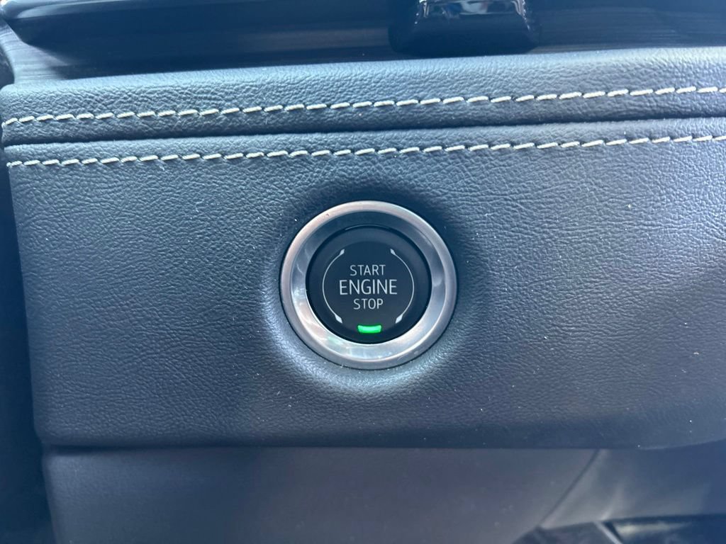 Used 2025 Cadillac Escalade Sport w/ LPO, ONYX Package RWD image 27