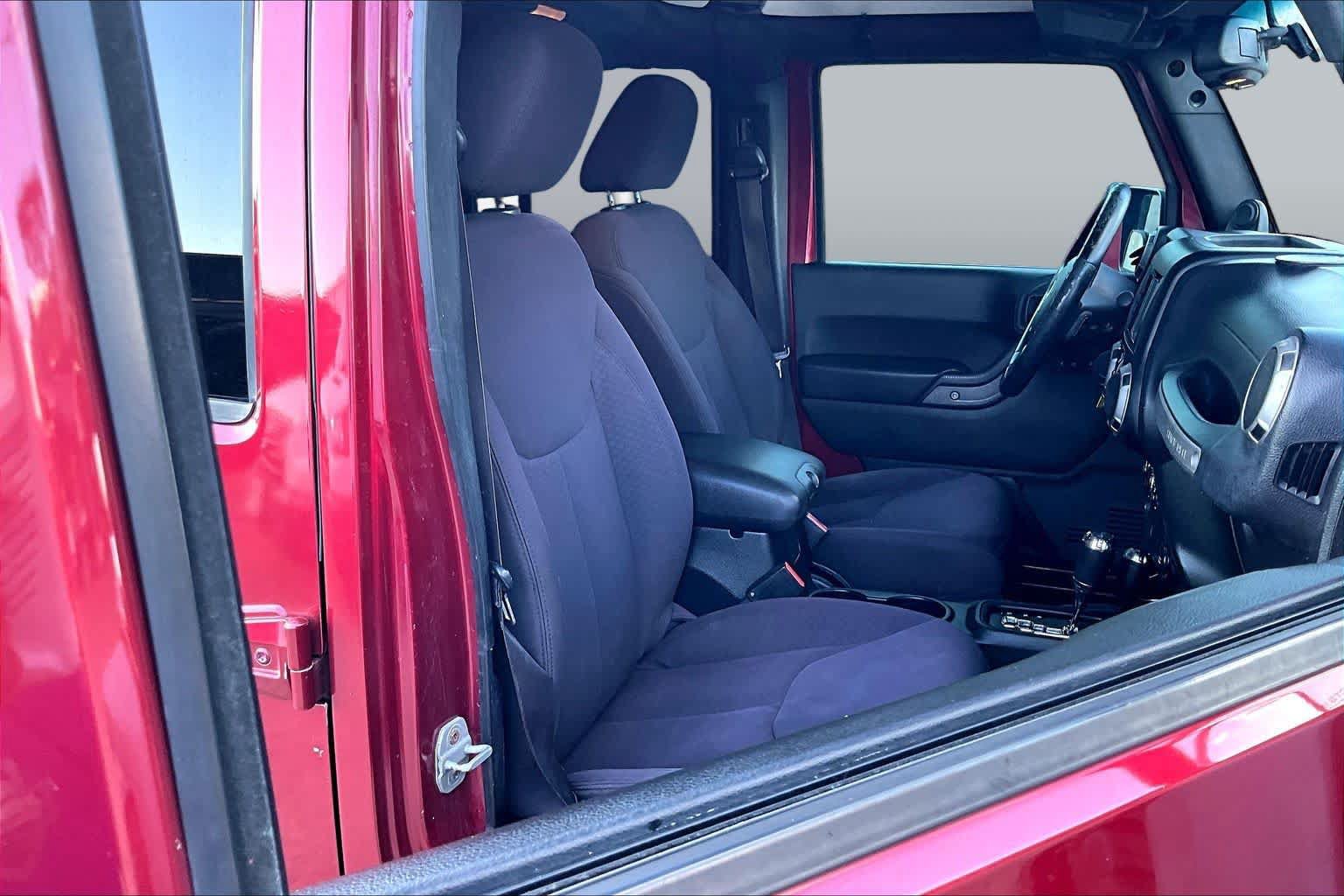 Used 2013 Jeep Wrangler Unlimited Sport AWD/4WD image 9