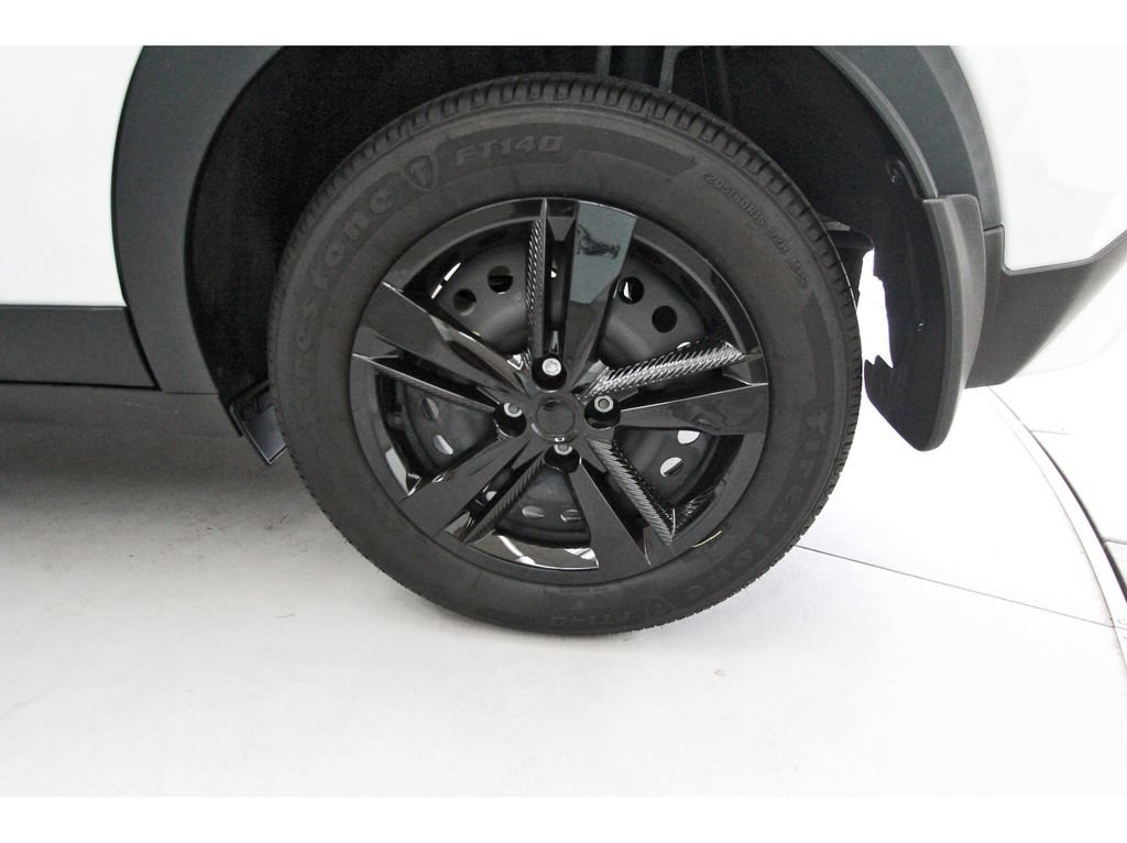 Certified 2025 Nissan Kicks Play S FWD image 27
