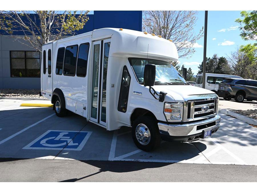 Used 2012 Ford E-350 and Econoline 350 Super Duty w/ Shuttle Bus Prep Pkg RWD image 3