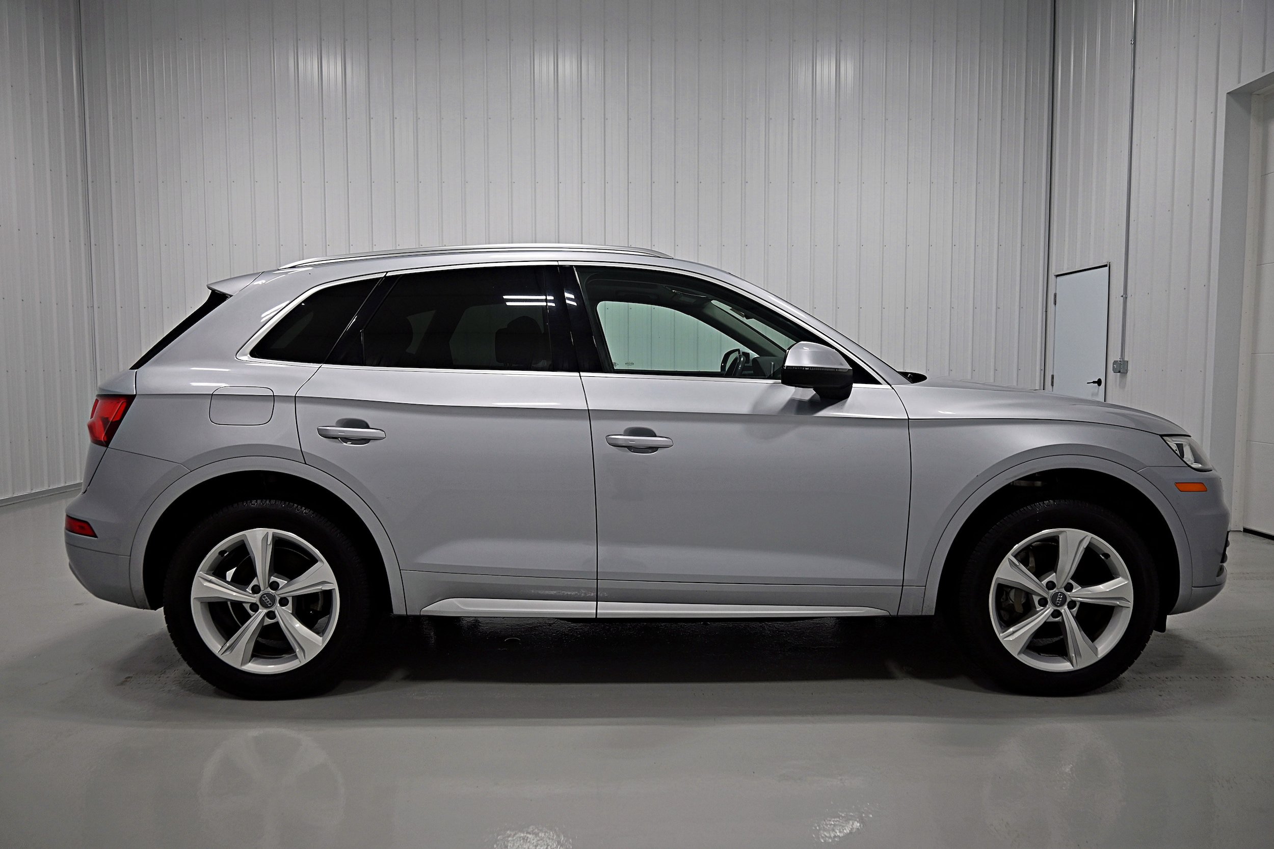 Used 2020 Audi Q5 2.0T Premium Plus w/ Premium Plus Package AWD/4WD image 36