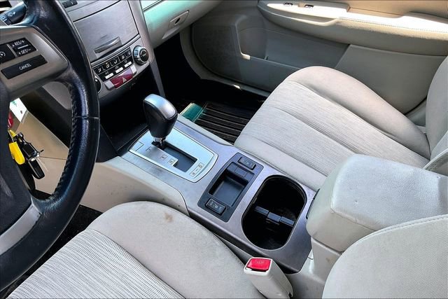 Used 2014 Subaru Outback 2.5i Premium AWD/4WD image 12