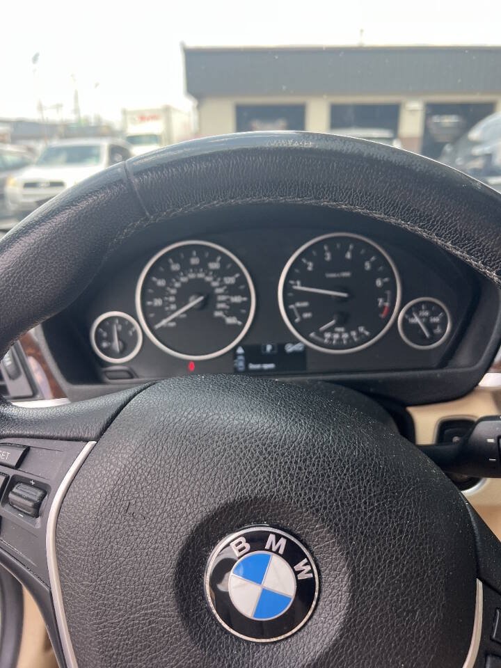 Used 2015 BMW 328i xDrive Sedan AWD/4WD image 12