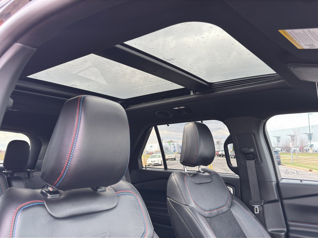 Used 2023 Ford Explorer ST w/ Technology Package image 31