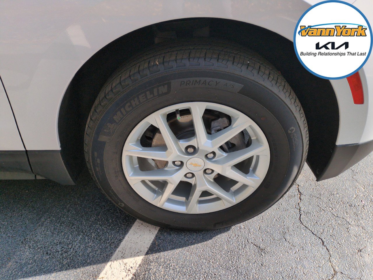 Used 2023 Chevrolet Equinox LS w/ Driver Confidence II Package image 10