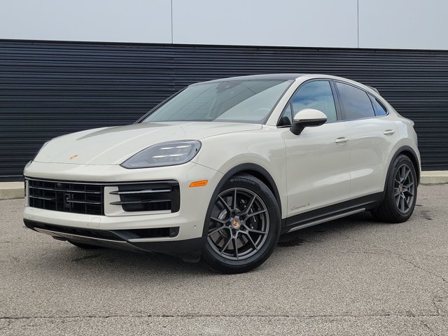 Certified 2025 Porsche Cayenne S AWD/4WD image 1