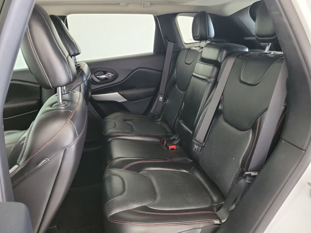 Used 2017 Jeep Cherokee Trailhawk image 13