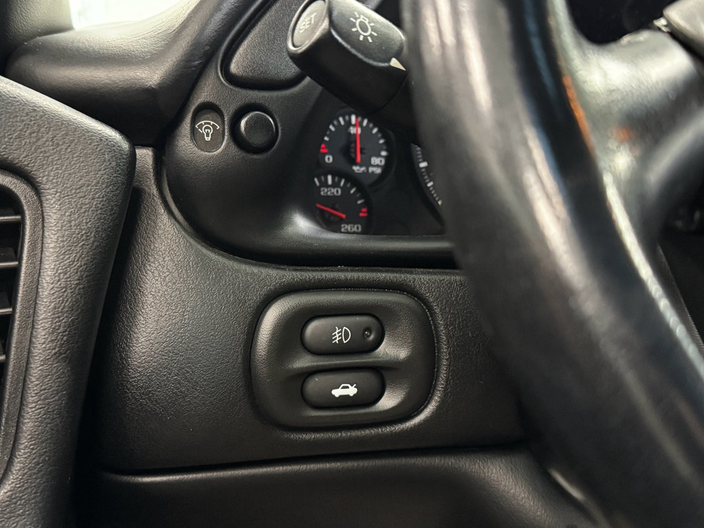 Used 2001 Chevrolet Corvette Coupe w/ Preferred Equipment Group1 image 19