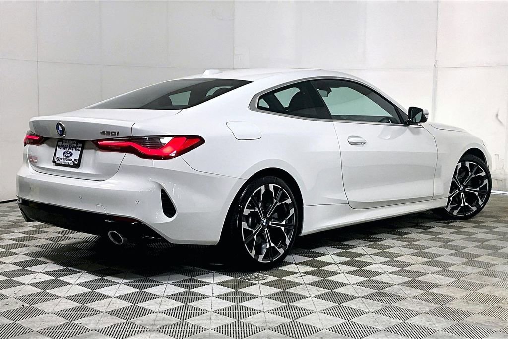 Used 2025 BMW 430i Coupe w/ Convenience Package image 12