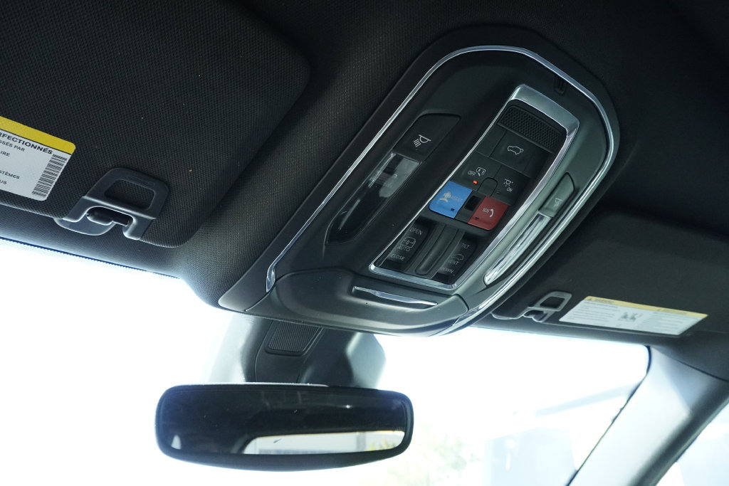 Used 2024 Jeep Grand Cherokee Altitude AWD/4WD image 16