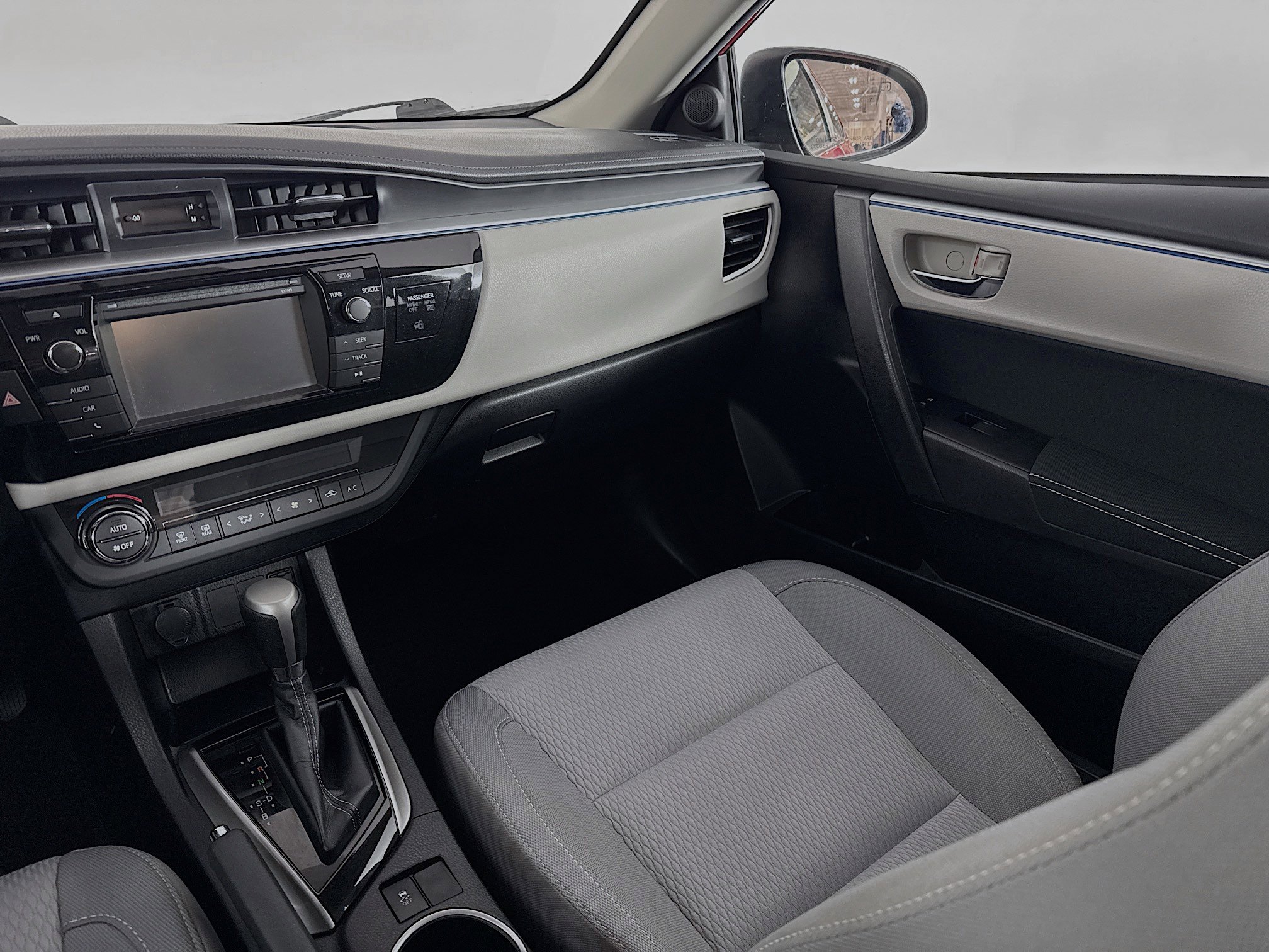 Used 2014 Toyota Corolla L image 21