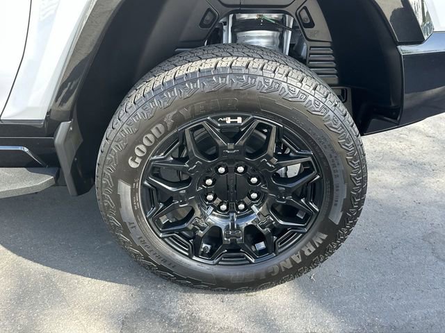 Certified 2025 GMC Hummer EV 2X AWD/4WD image 34