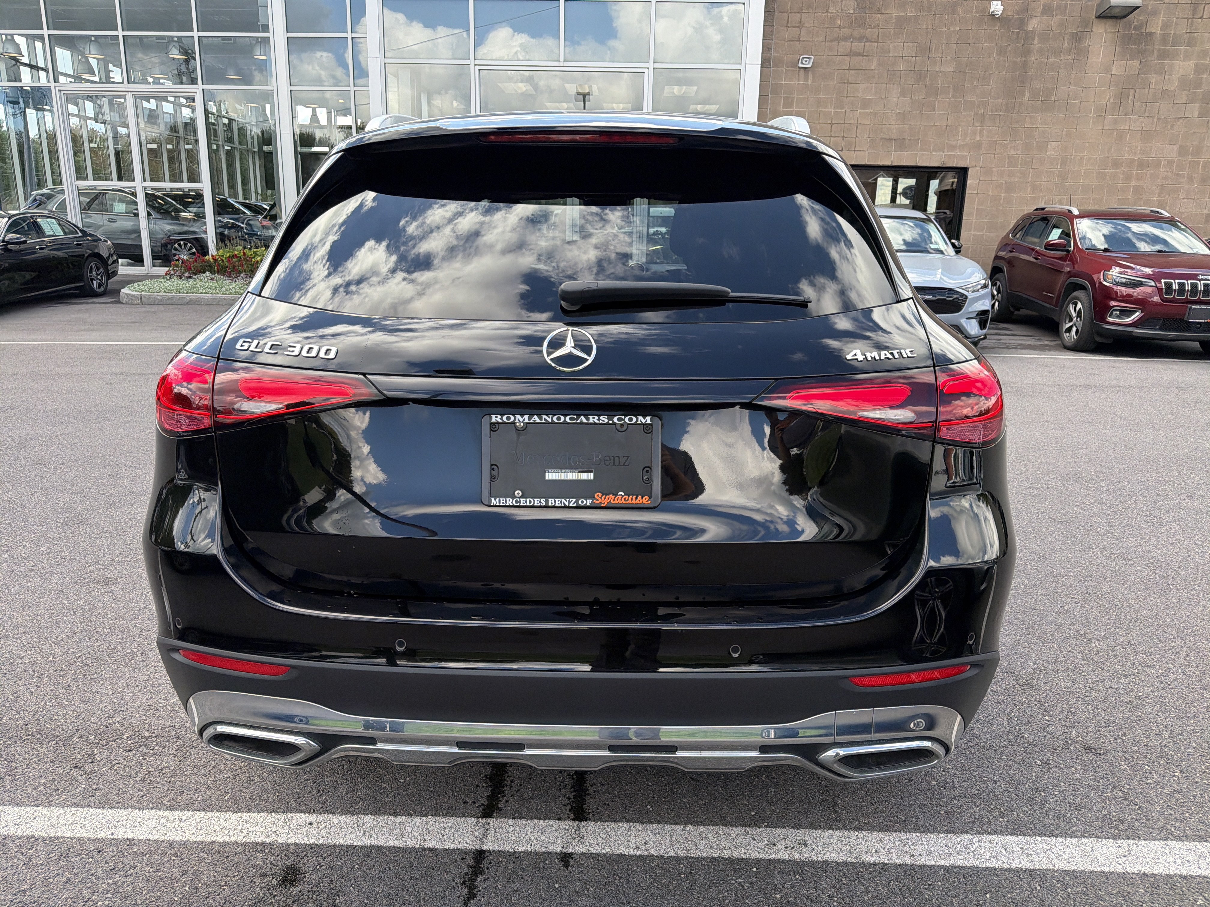 Used 2023 Mercedes-Benz GLC 300 4MATIC image 6