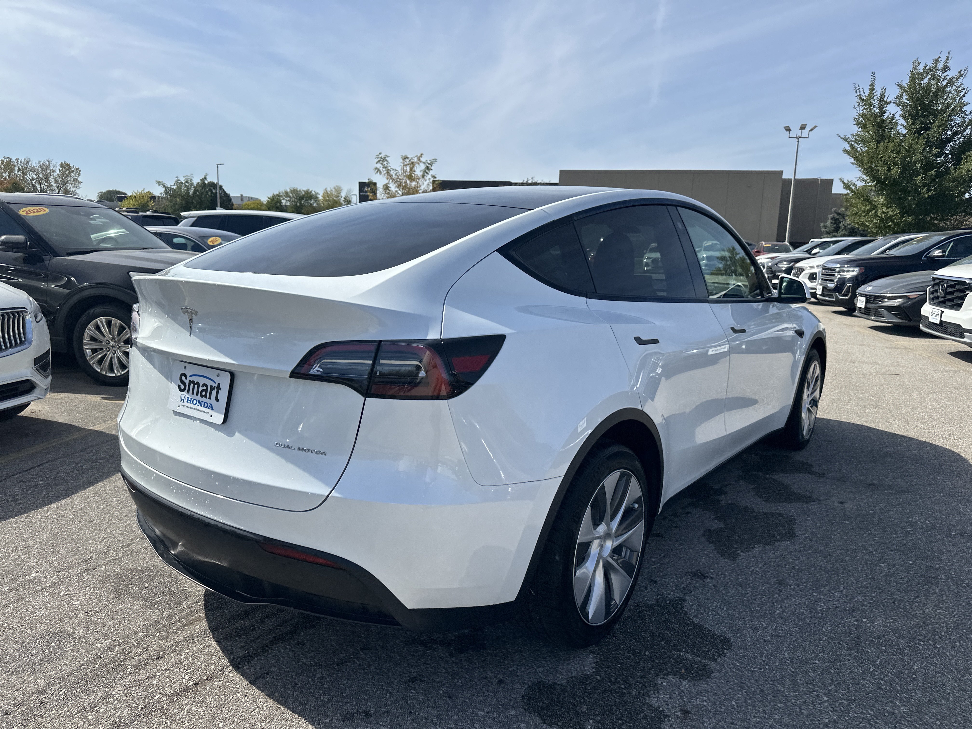 Used 2023 Tesla Model Y Long Range AWD/4WD image 4