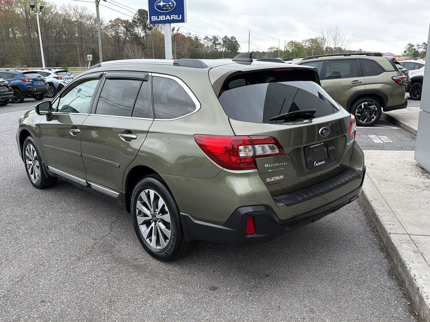 Used 2019 Subaru Outback 2.5i Touring image 8