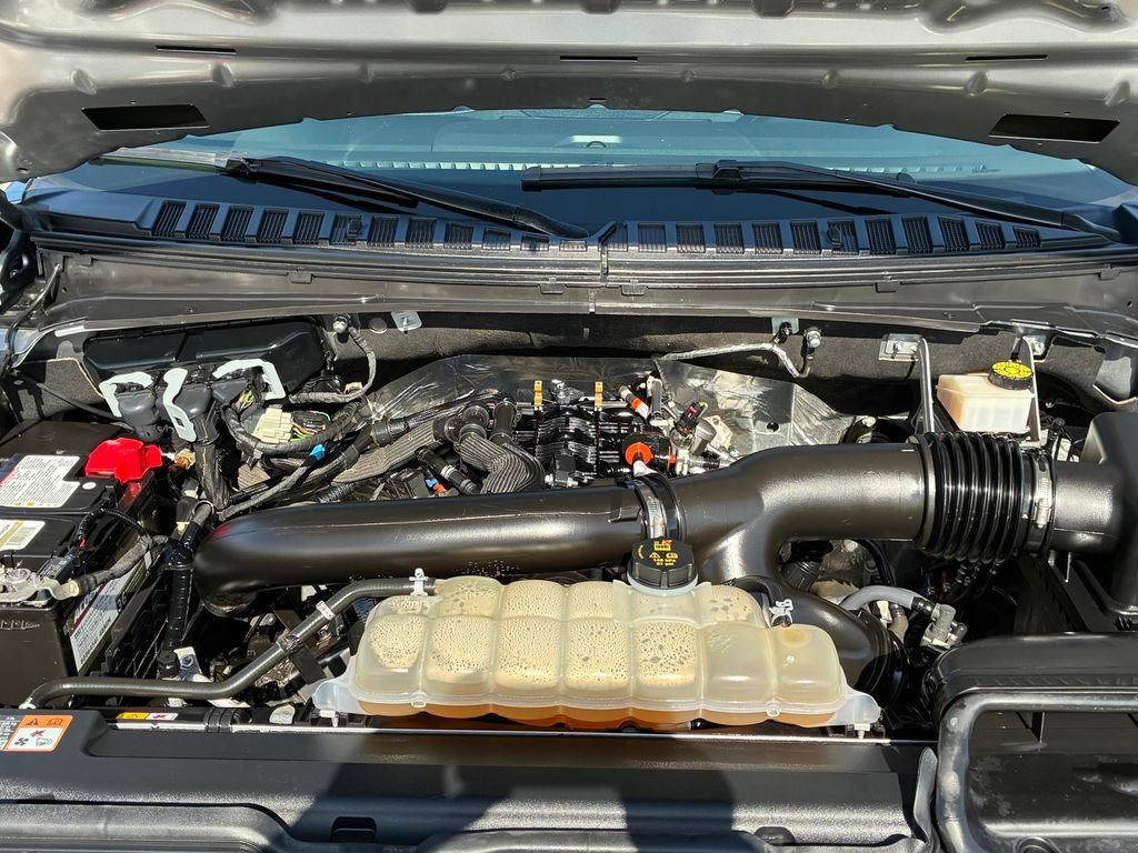 Used 2024 Ford Expedition XLT image 9