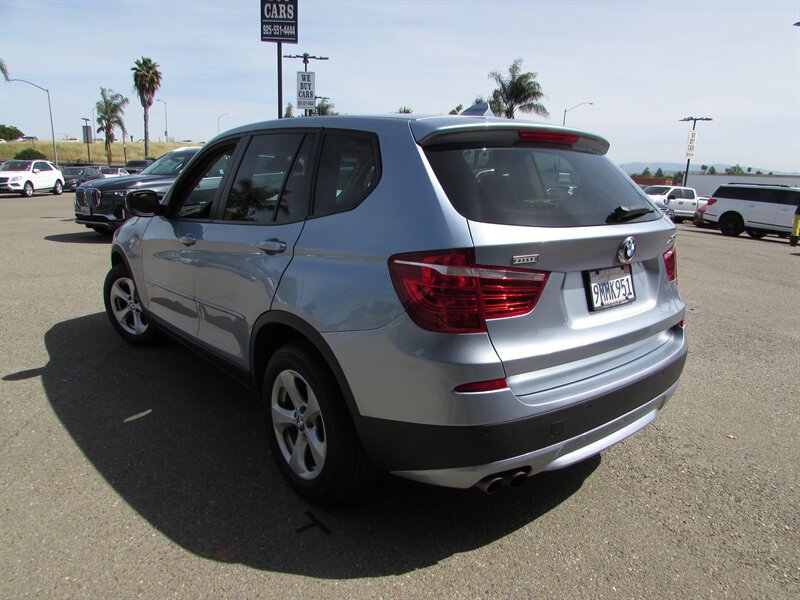 Used 2011 BMW X3 xDrive28i AWD/4WD image 3