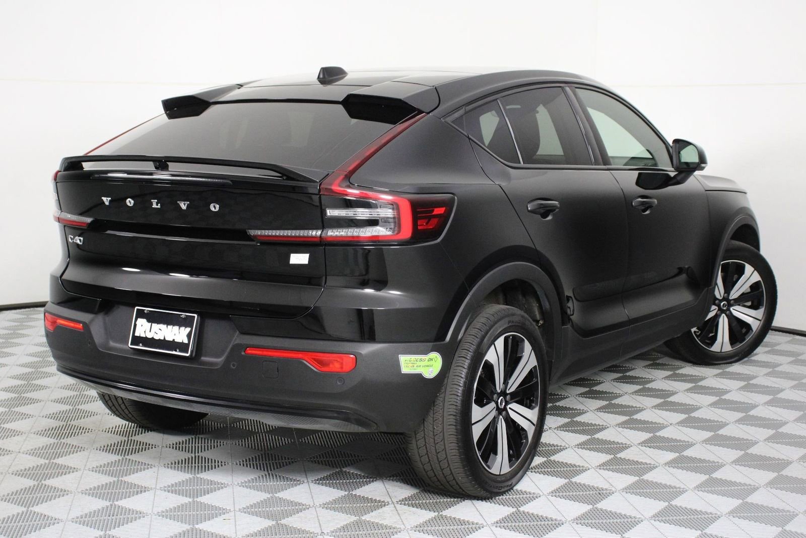 Certified 2023 Volvo C40 Recharge Core AWD/4WD image 4