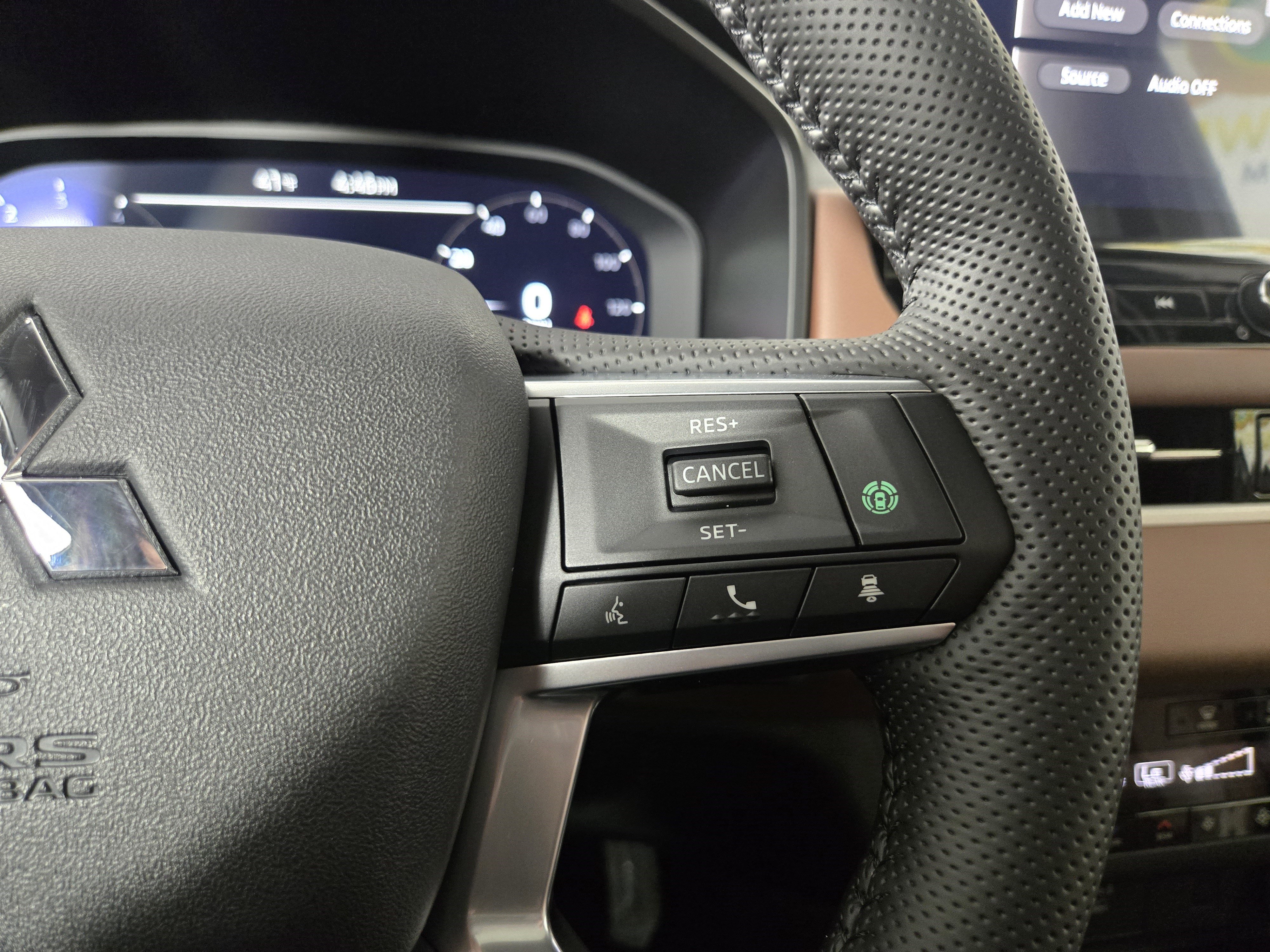 New 2026 Mitsubishi Outlander SEL image 16