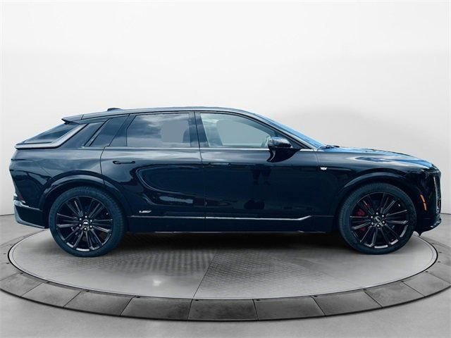 New 2026 Cadillac Lyriq V image 8
