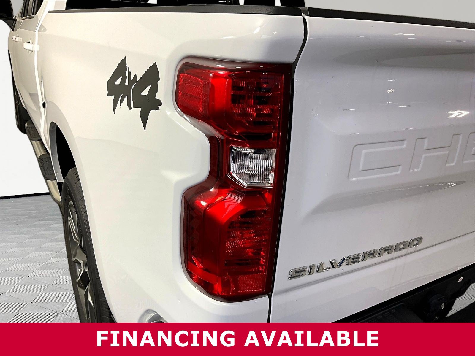 Used 2023 Chevrolet Silverado 1500 LT AWD/4WD image 23