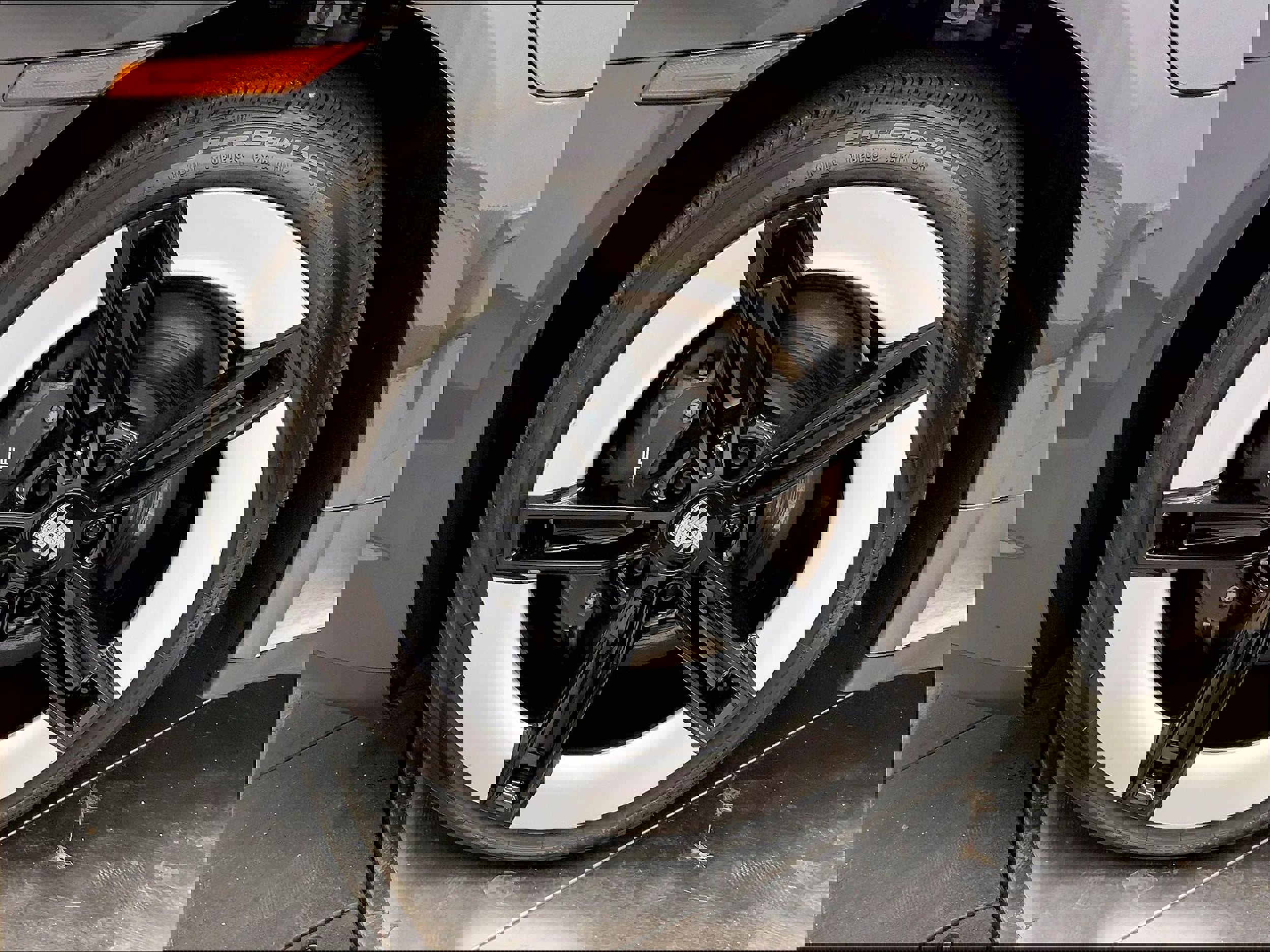 Used 2025 Porsche Taycan image 11