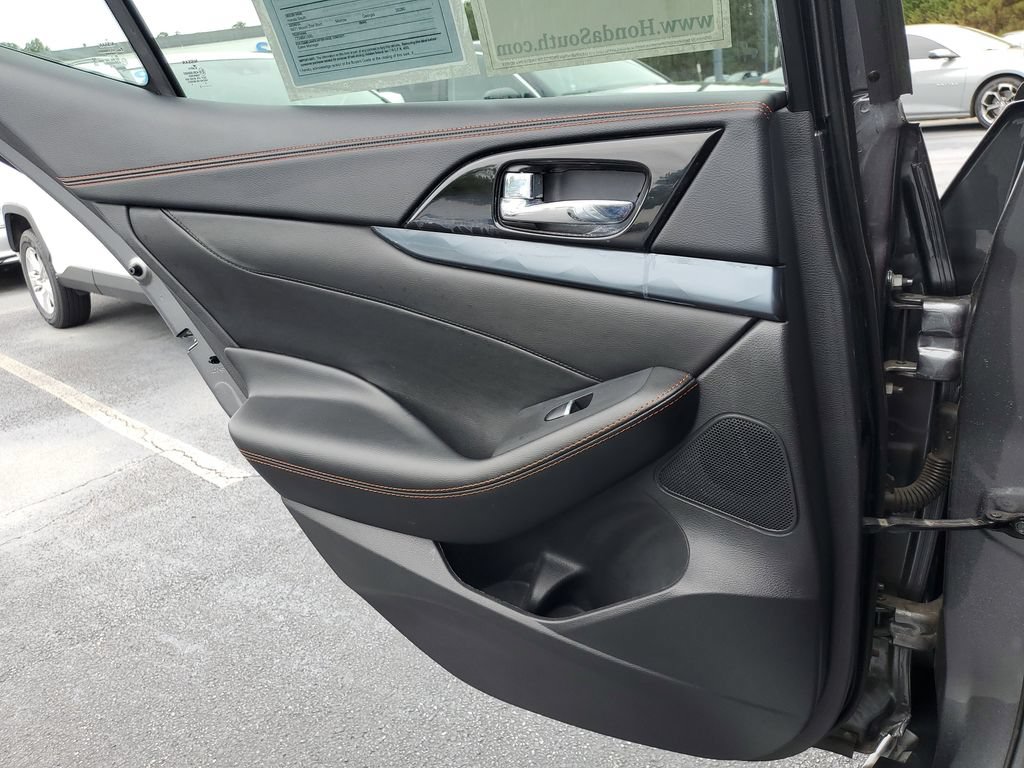 Used 2023 Nissan Maxima SR w/ Sport Mat Group FWD image 13