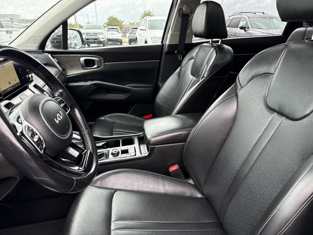 Used 2023 Kia Sorento EX w/ Panoramic Sunroof Package FWD image 5