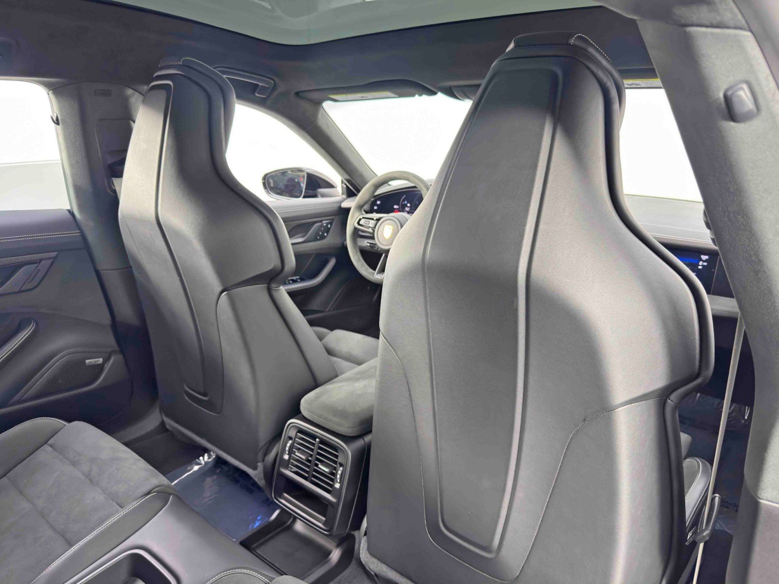 Used 2023 Porsche Taycan GTS AWD/4WD image 38