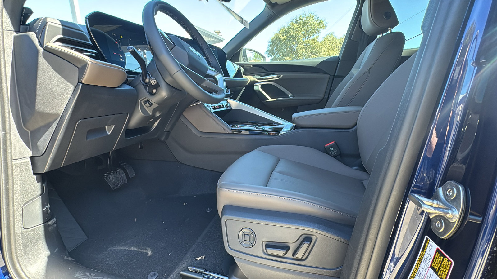 Used 2025 Audi Q5 Premium w/ Convenience Package AWD/4WD image 9