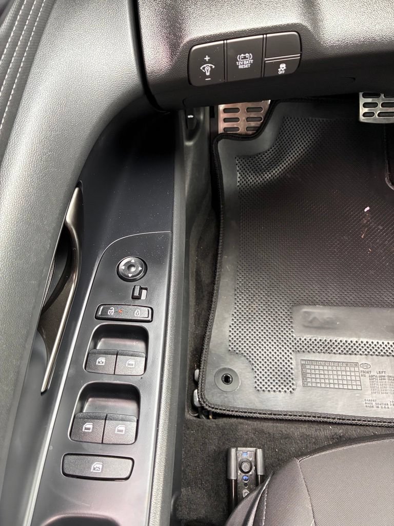 Used 2025 Hyundai Elantra SEL FWD image 26