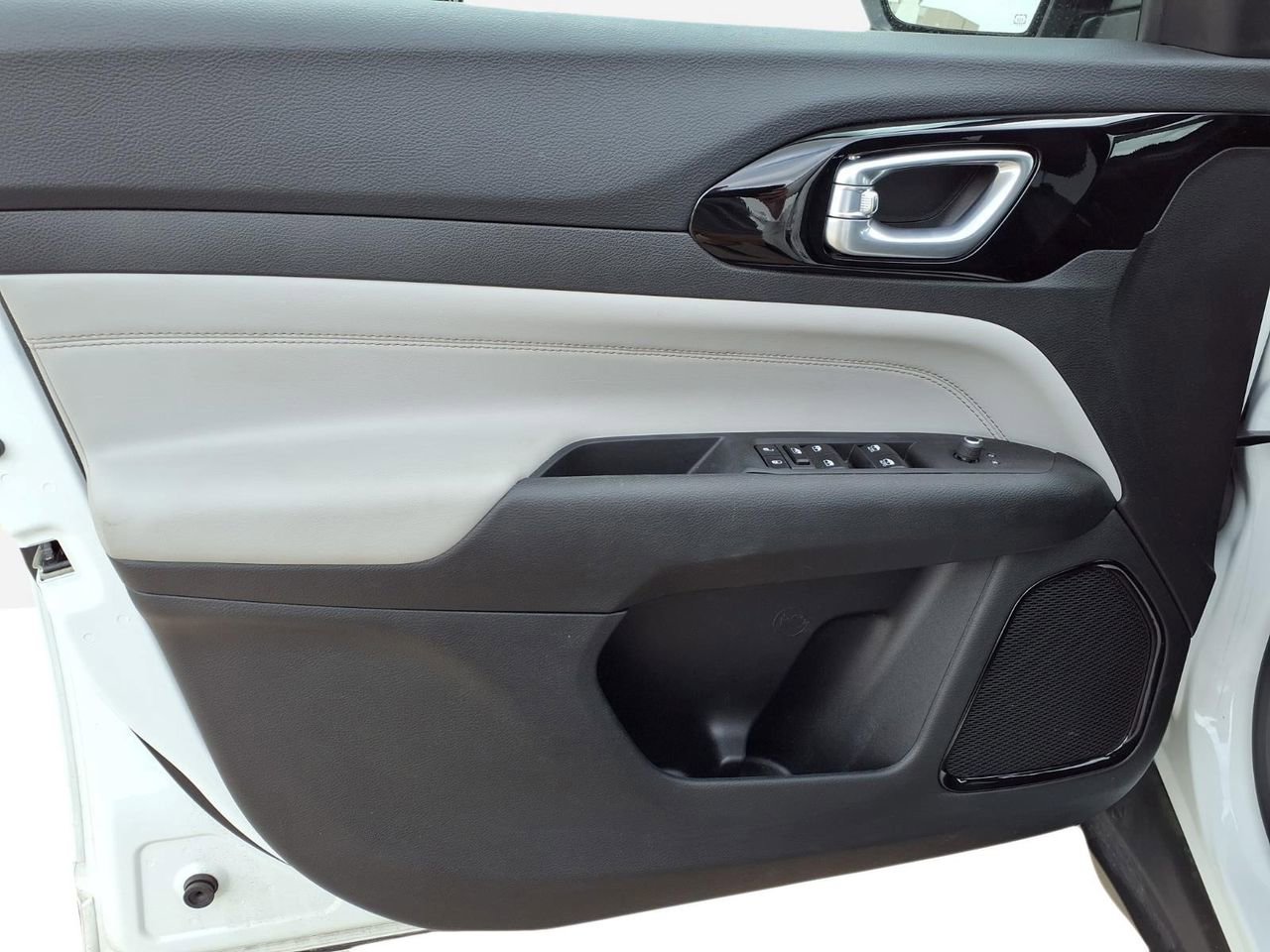 Used 2023 Jeep Compass Limited AWD/4WD image 13