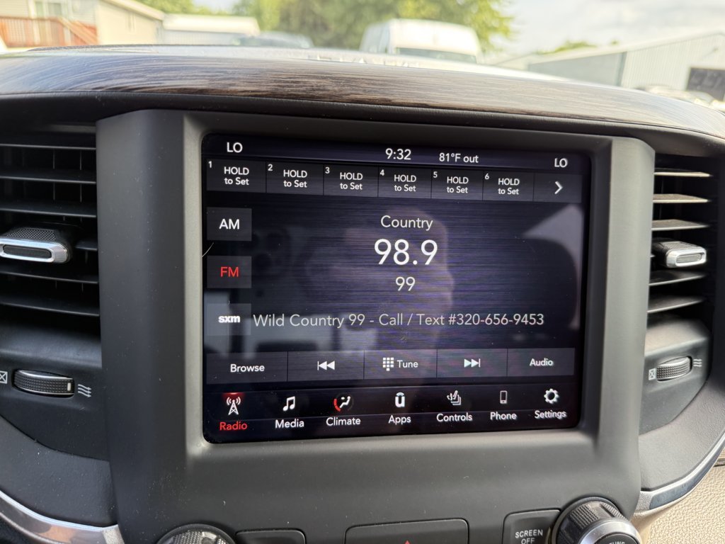 Used 2020 RAM 1500 Laramie AWD/4WD image 23
