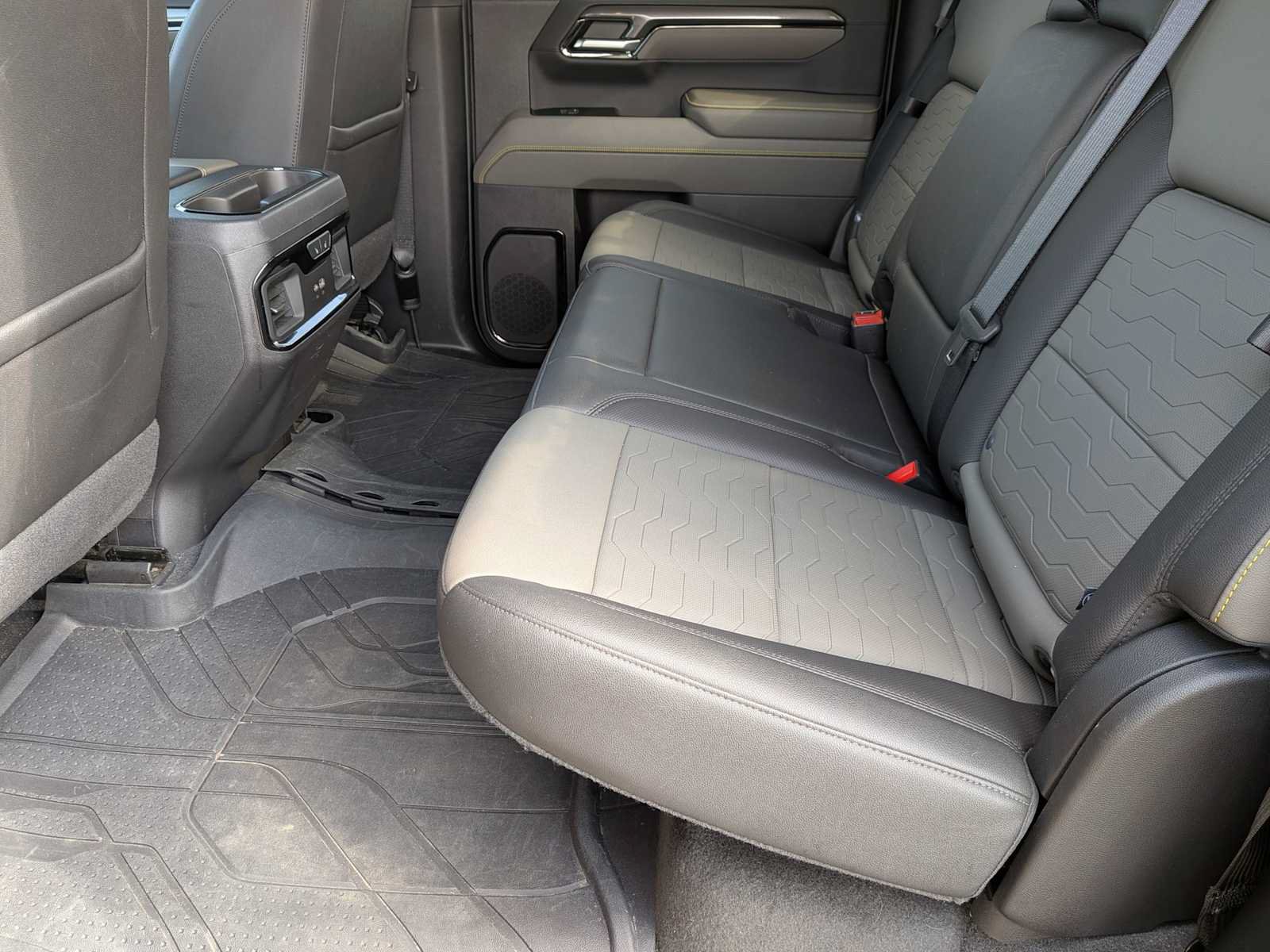 Used 2022 Chevrolet Silverado 1500 ZR2 w/ Technology Package AWD/4WD image 19