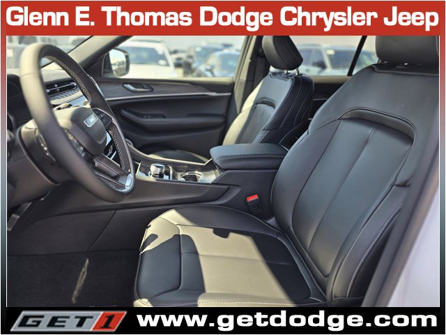 New 2026 Jeep Grand Cherokee Limited RWD image 11